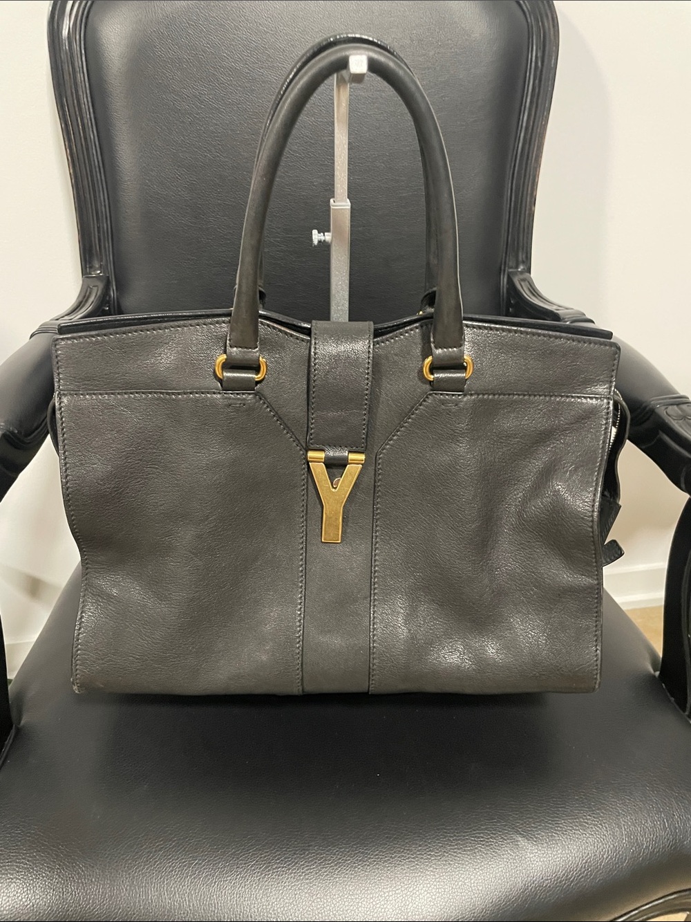 Yves Saint Laurent Cabas Chyc tote bag featuring dual top handles